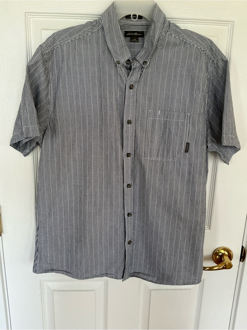 Eddie Bauer Short-Sleeve Button-Down Shirt in Navy and White Striping-L